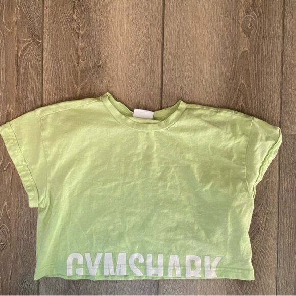 GymShark Green Cropped T Short Size XS - Picture 2 of 4